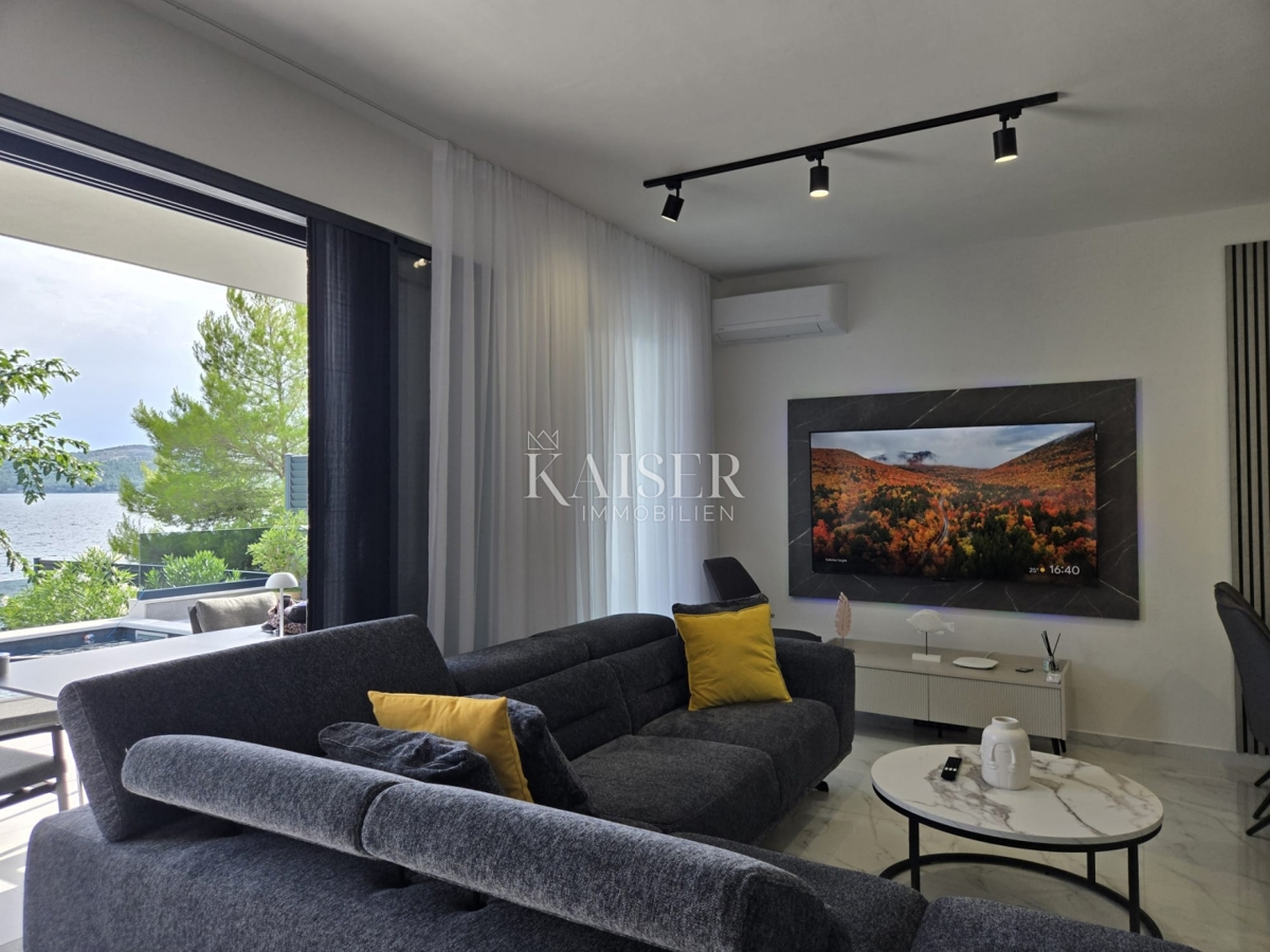 Zara, Posedarje - villa esclusiva prima fila al mare con accesso privato al mare