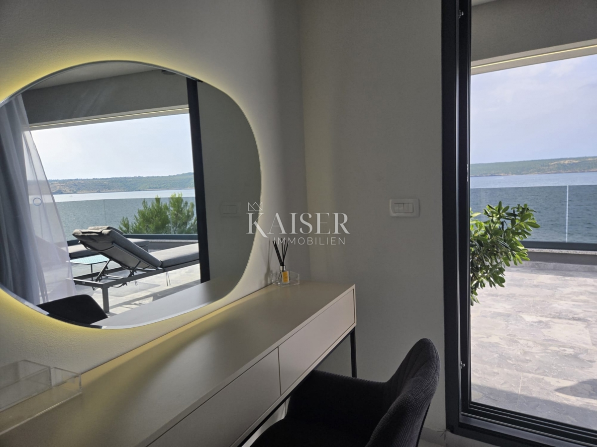 Zara, Posedarje - villa esclusiva prima fila al mare con accesso privato al mare