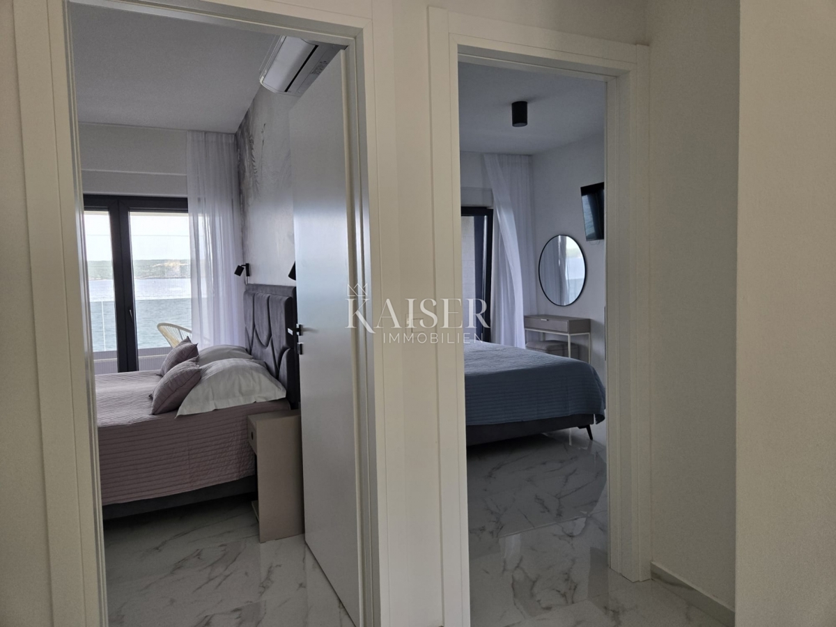 Zara, Posedarje - villa esclusiva prima fila al mare con accesso privato al mare