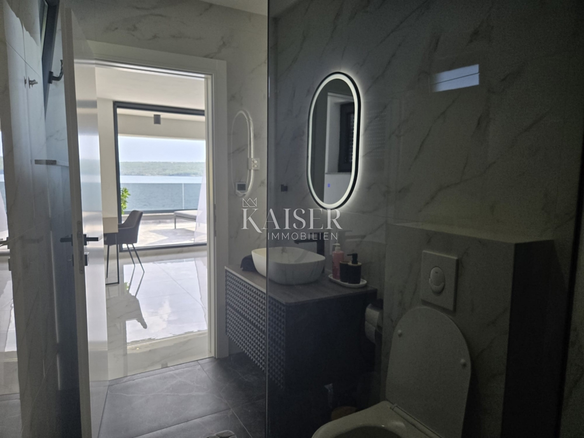 Zara, Posedarje - villa esclusiva prima fila al mare con accesso privato al mare