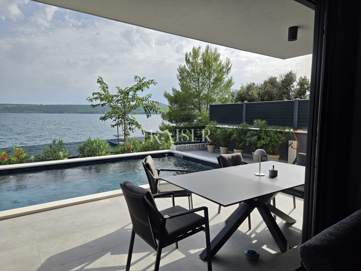 Zara, Posedarje - villa esclusiva prima fila al mare con accesso privato al mare