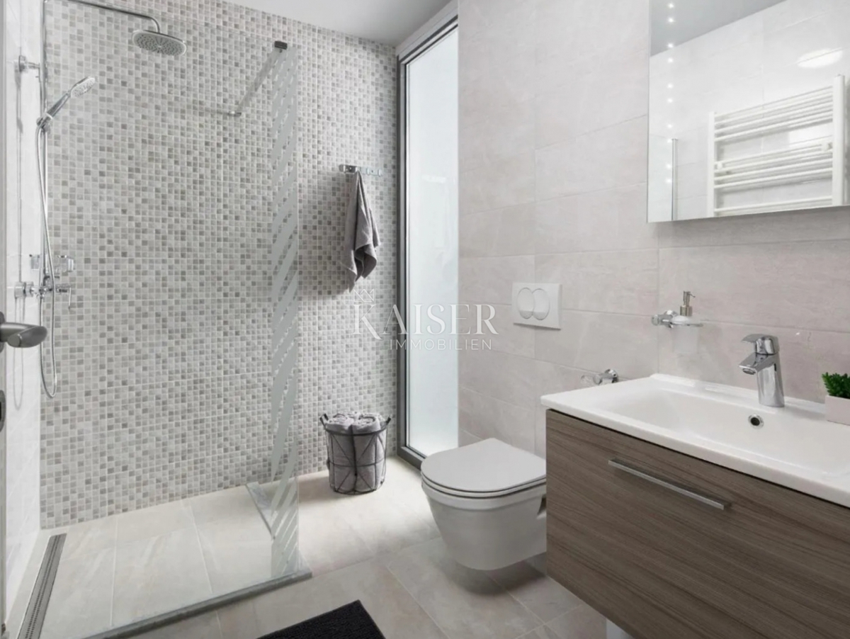 Istria, Rabac - villa unica con il mare nel palmo della mano, 210 m2