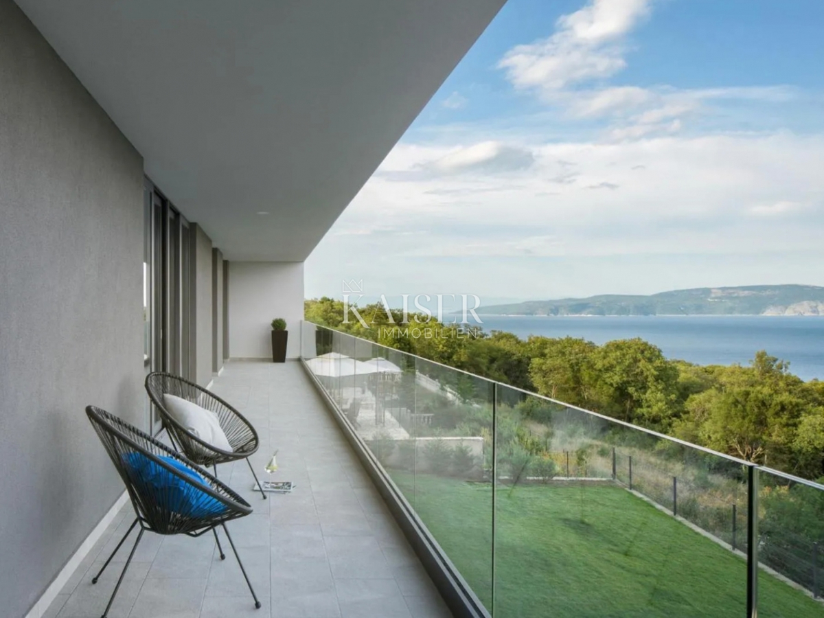 Istria, Rabac - villa unica con il mare nel palmo della mano, 210 m2