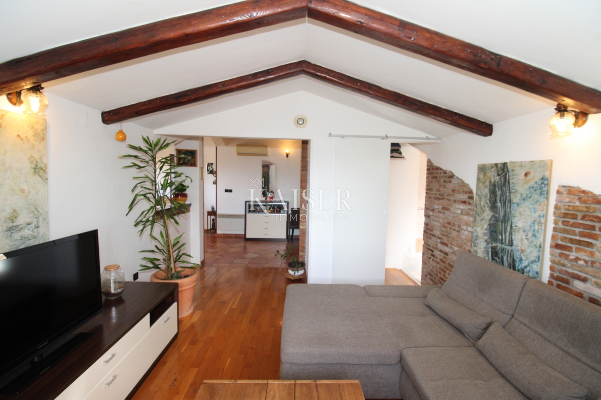 Istria - Parenzo, appartamento con vista mare