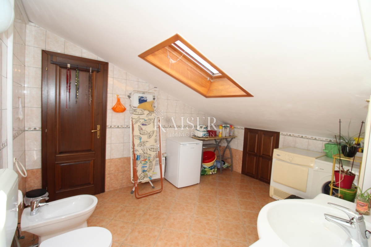 Istria - Parenzo, appartamento con vista mare