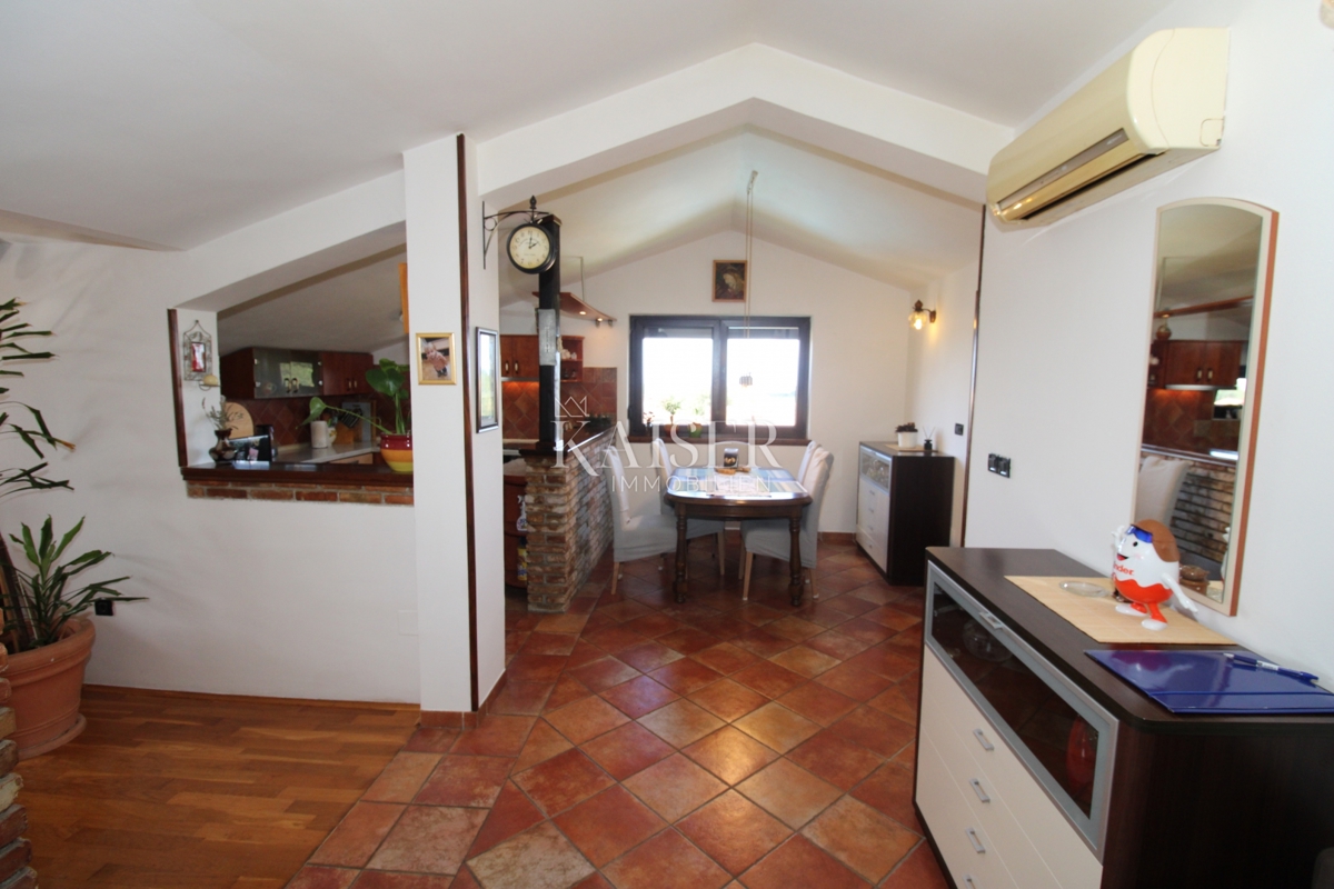 Istria - Parenzo, appartamento con vista mare