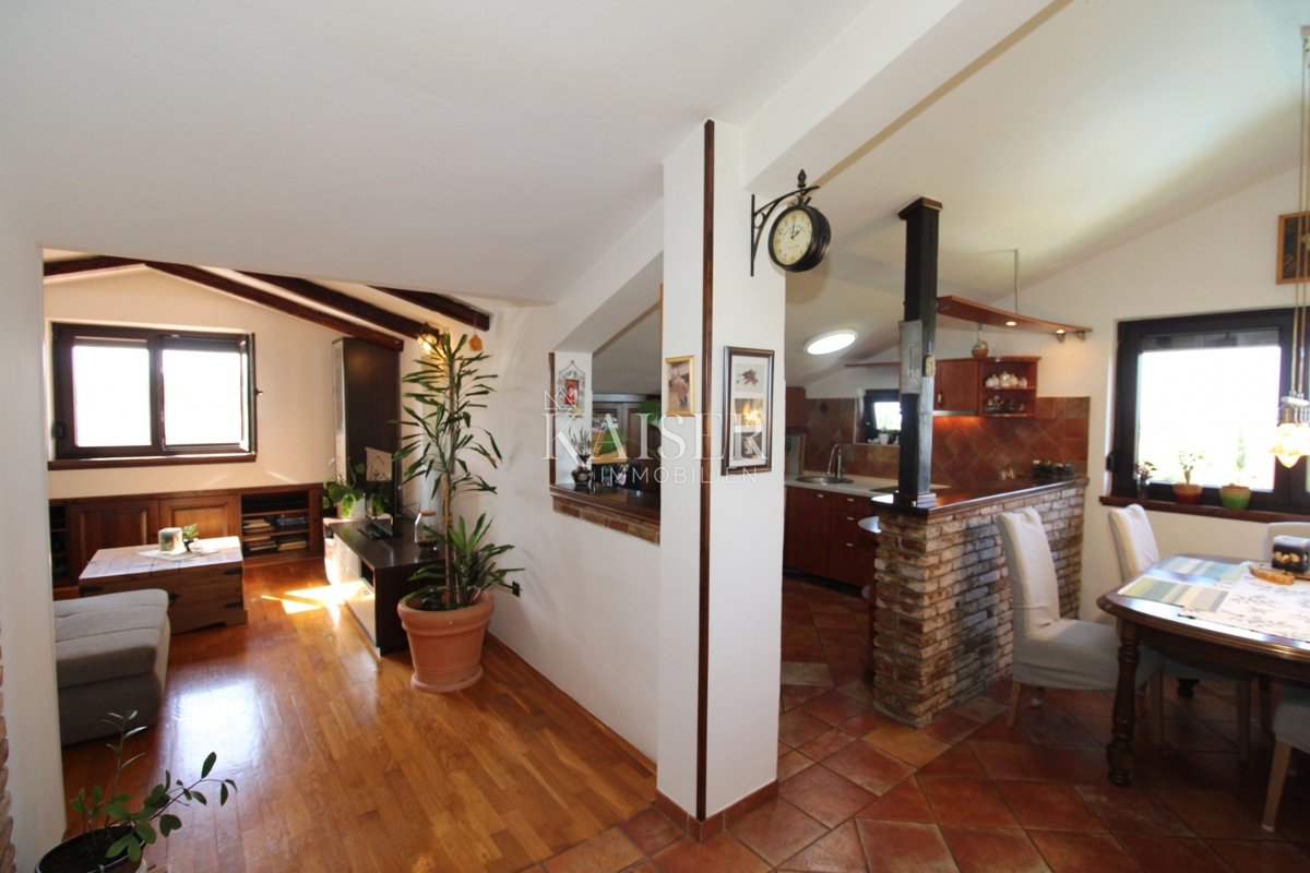 Istria - Parenzo, appartamento con vista mare