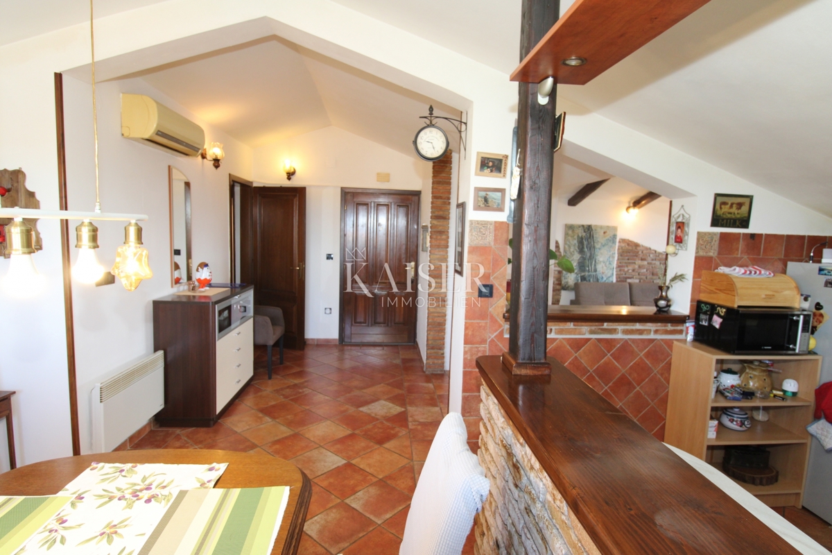 Istria - Parenzo, appartamento con vista mare