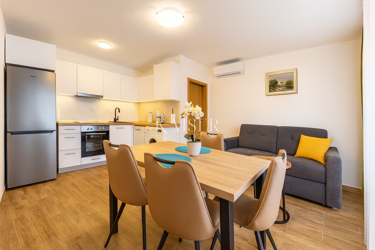 Zara – Petrčane – Casa con 2 appartamenti e vista mare