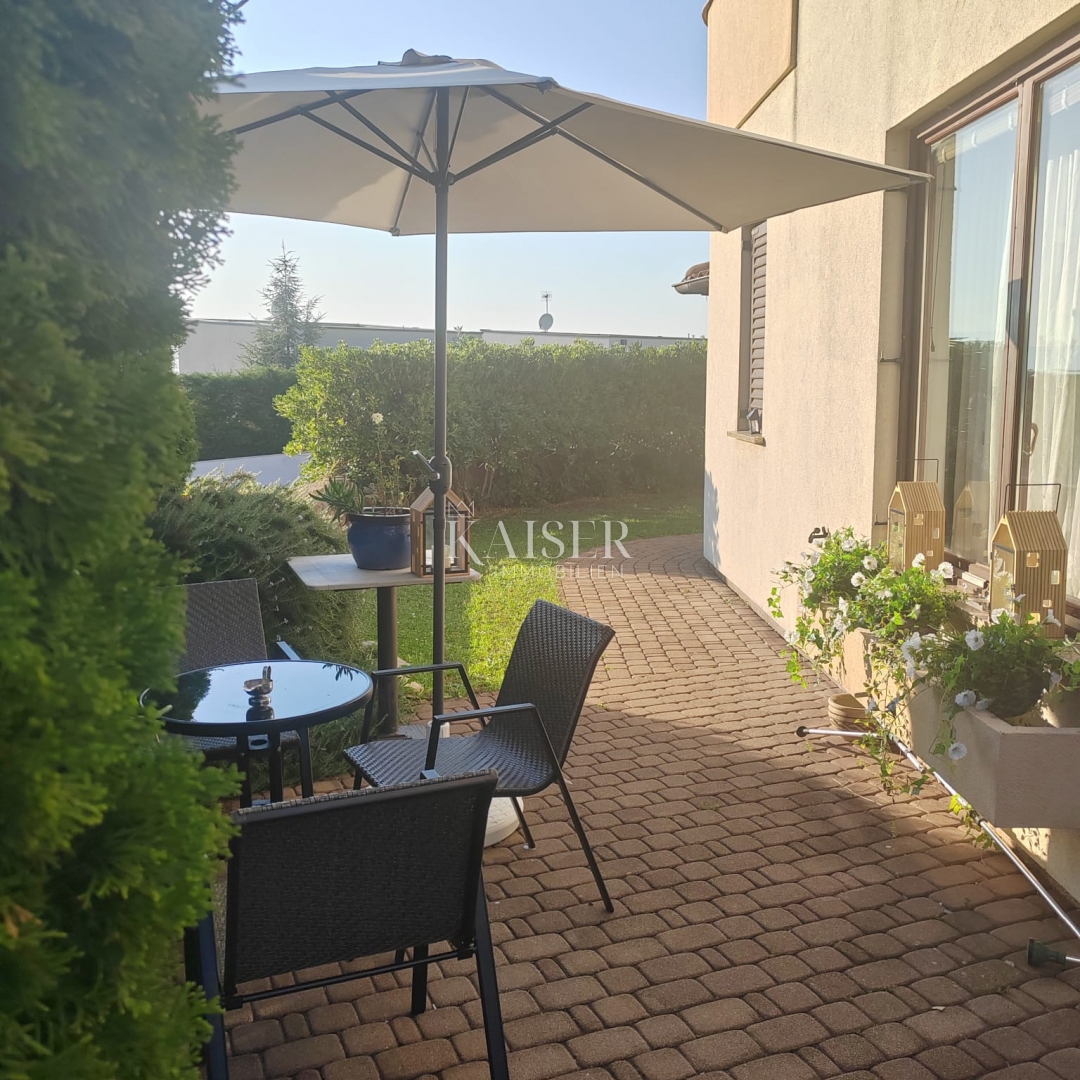 Malinska, appartamento con giardino e posto auto 