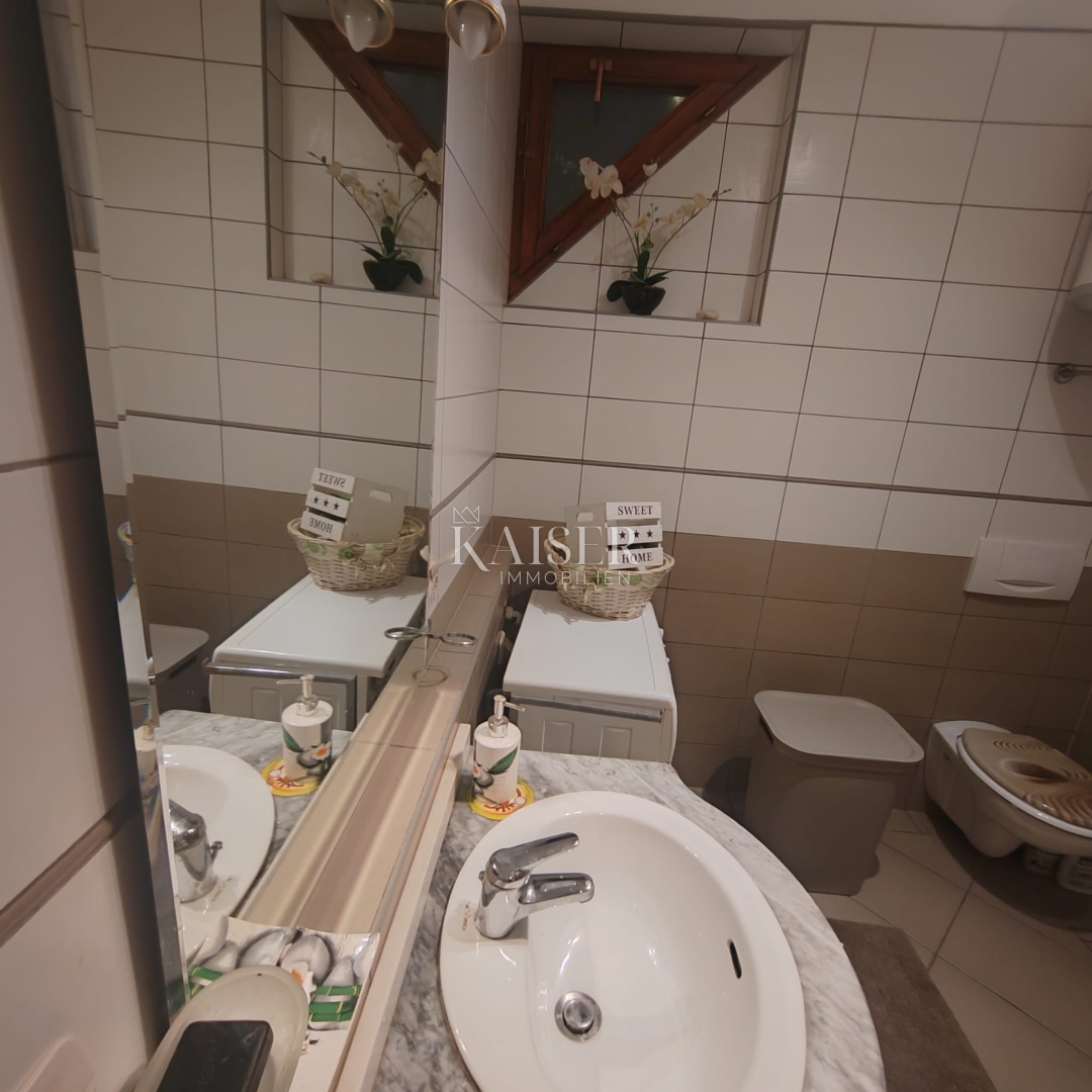 Malinska, appartamento con giardino e posto auto 