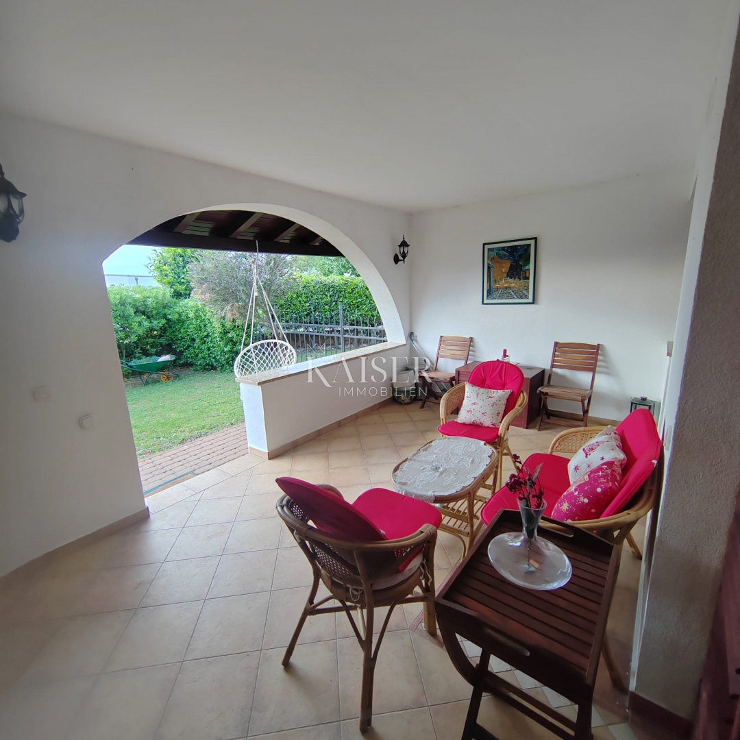 Malinska, appartamento con giardino e posto auto 