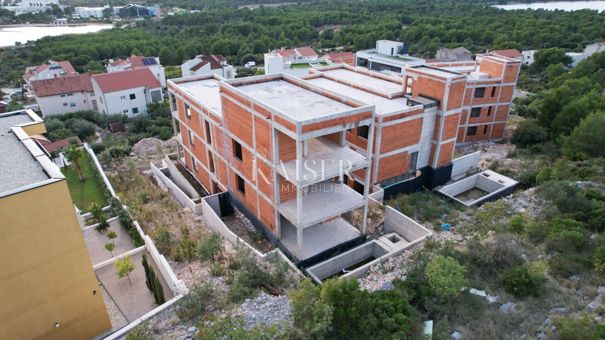 Spazioso appartamento (S1) al piano terra con giardino privato, Mandalina - Šibenik