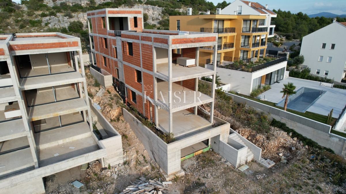 Spazioso appartamento (S1) al piano terra con giardino privato, Mandalina - Šibenik