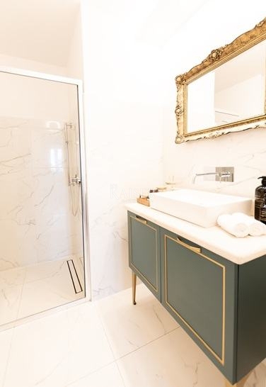 Istria, Orsera - Appartamento di 82 m2 con due unità abitative 