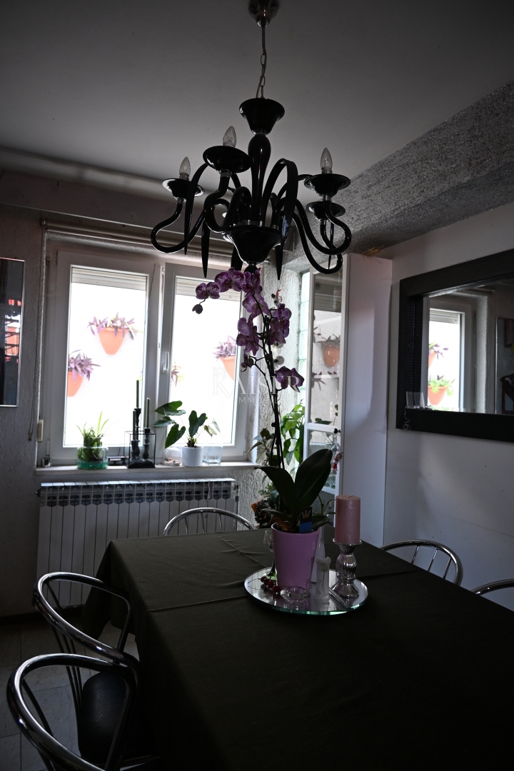 Crikvenica - appartamento con tre camere da letto e ampio giardino