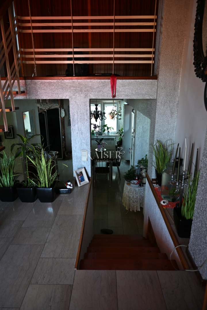 Crikvenica - appartamento con tre camere da letto e ampio giardino