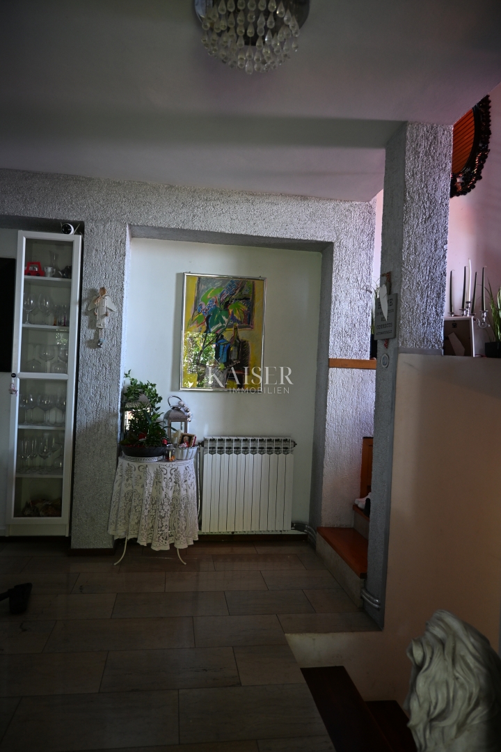 Crikvenica - appartamento con tre camere da letto e ampio giardino