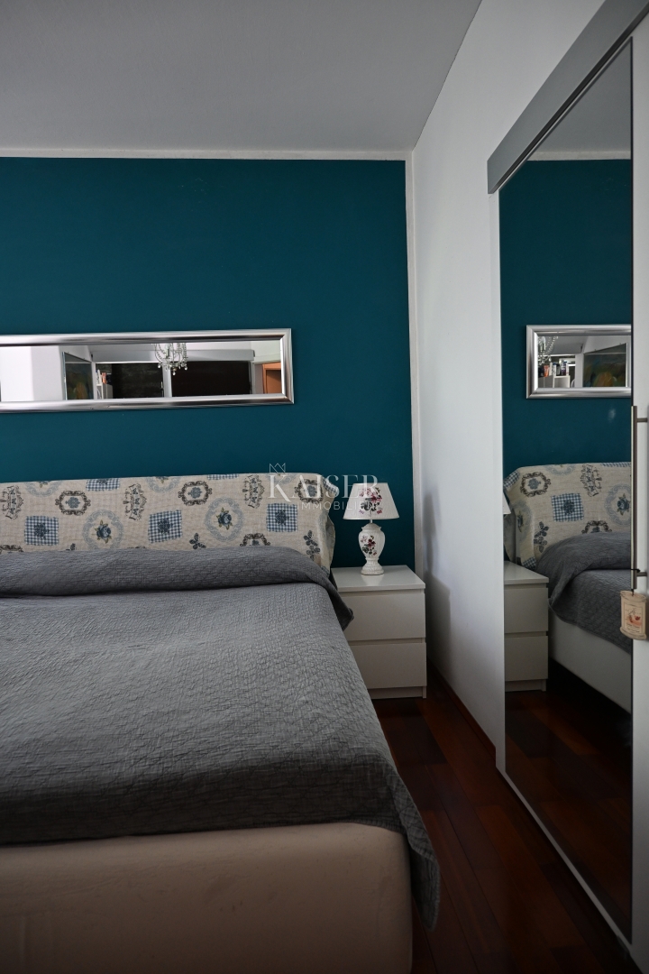 Crikvenica - appartamento con tre camere da letto e ampio giardino