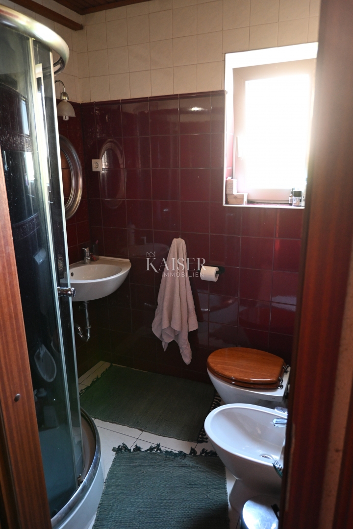 Crikvenica - appartamento con tre camere da letto e ampio giardino