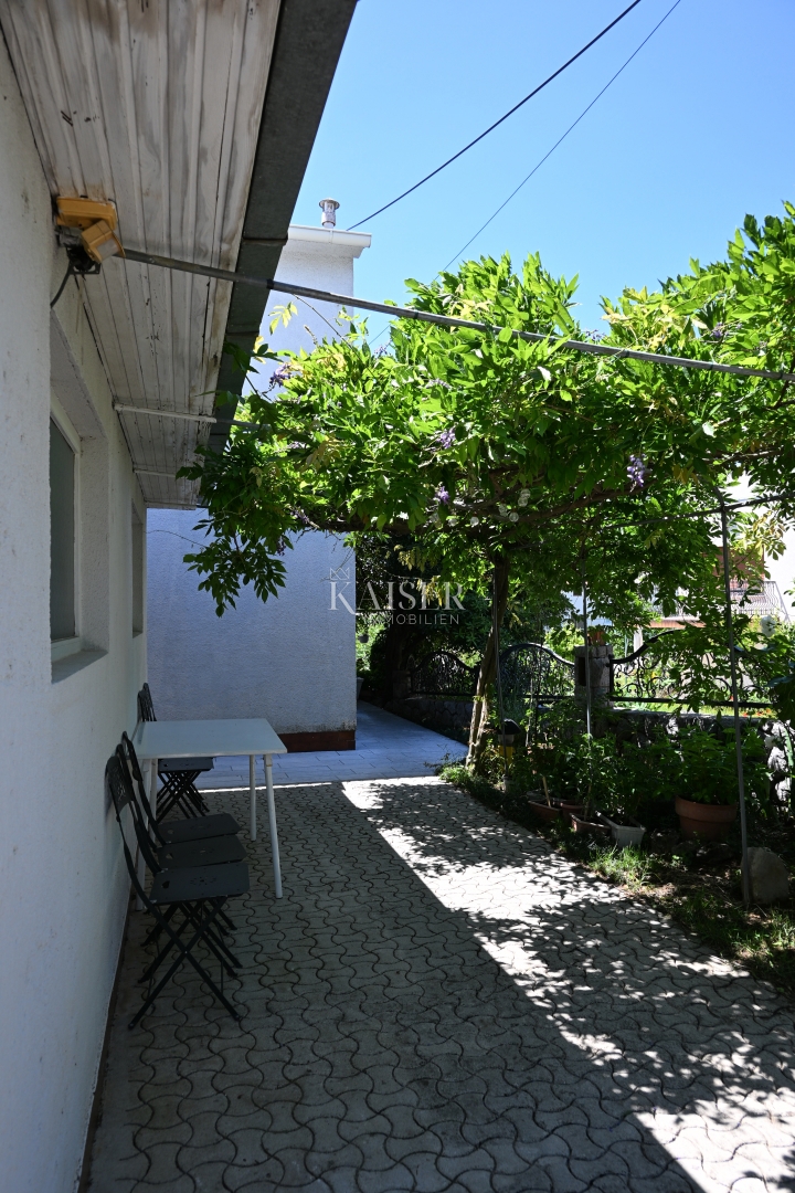 Crikvenica - appartamento con tre camere da letto e ampio giardino