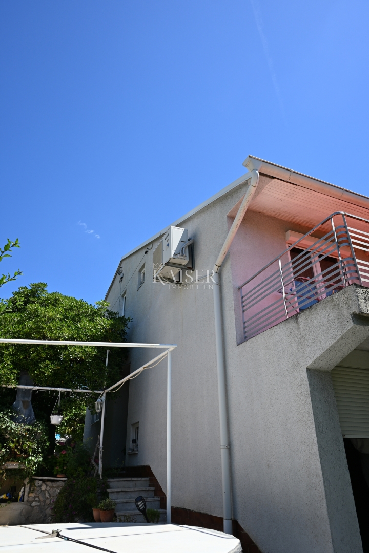 Crikvenica - appartamento con tre camere da letto e ampio giardino