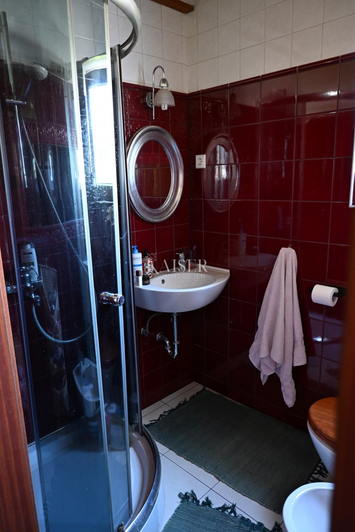 Crikvenica - appartamento con tre camere da letto e ampio giardino