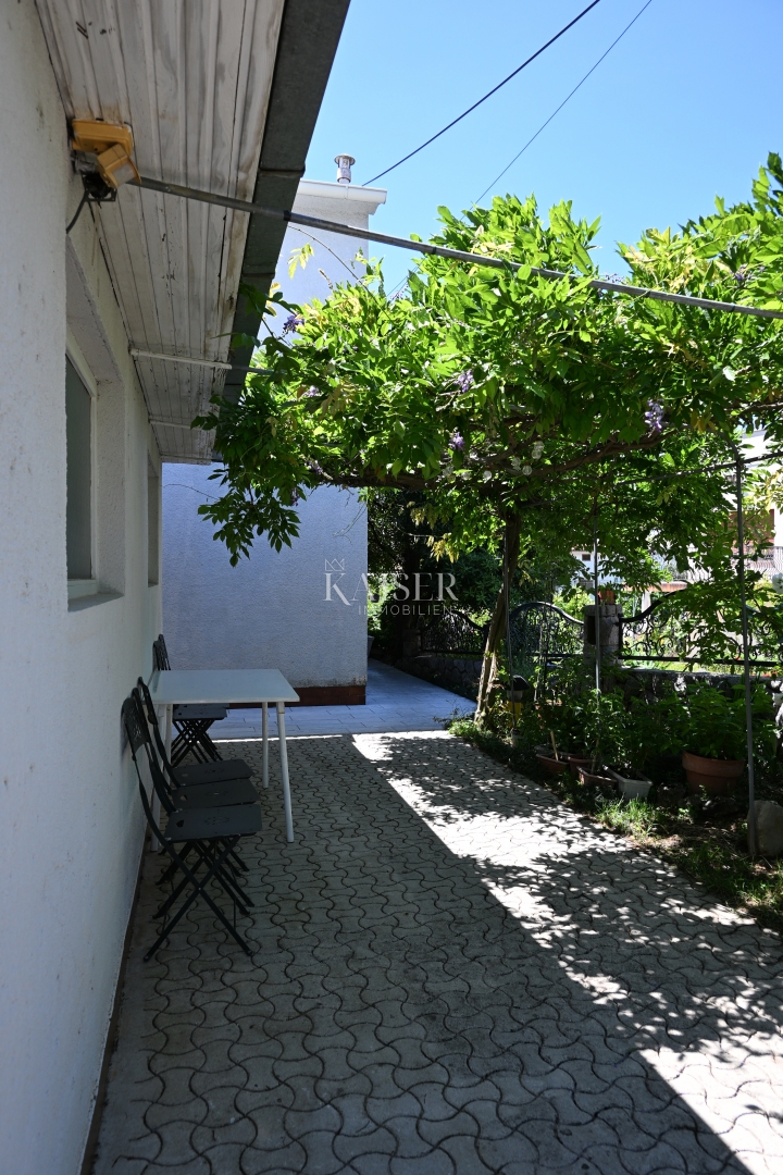 Crikvenica - appartamento con tre camere da letto e ampio giardino