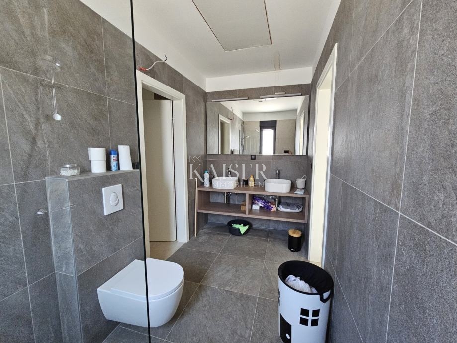 Istria, Tinjan - casa a un piano con piscina