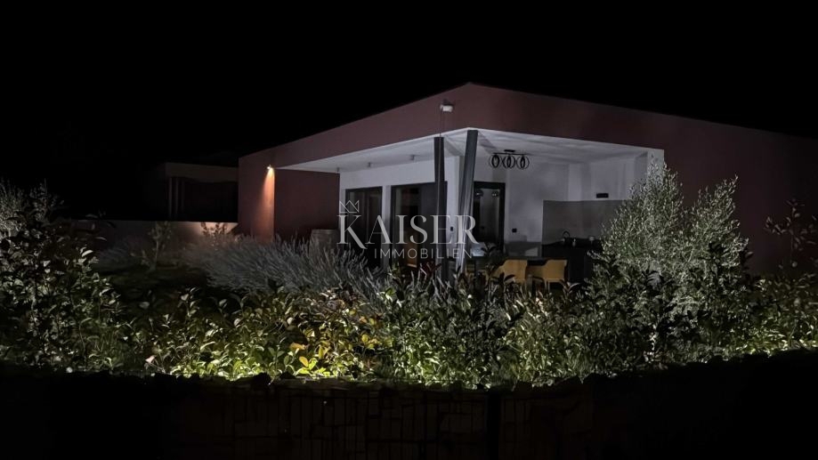 Istria, Tinjan - casa a un piano con piscina