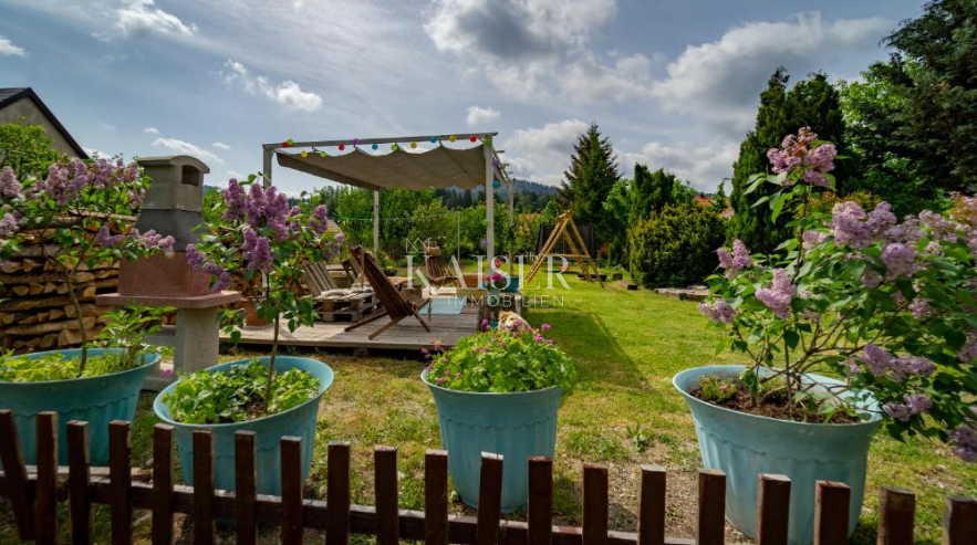 Lokve, casa con 3 appartamenti vicino al lago