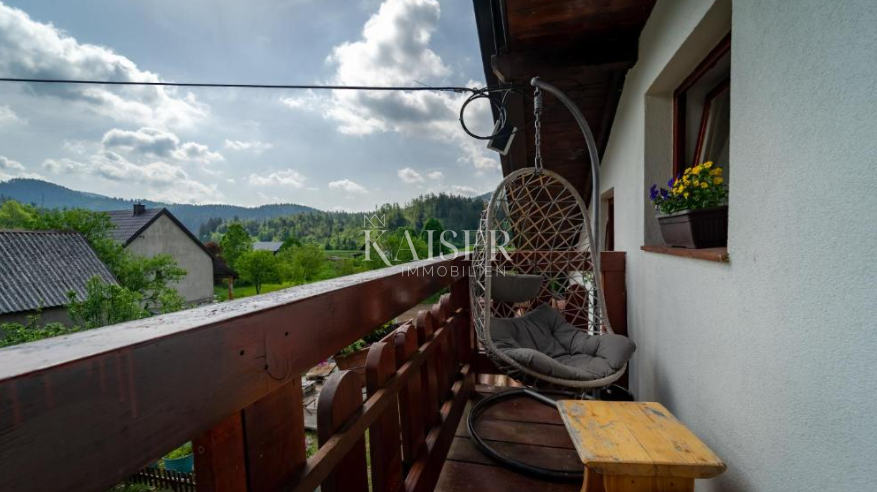 Lokve, casa con 3 appartamenti vicino al lago