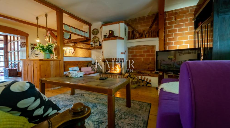 Lokve, casa con 3 appartamenti vicino al lago