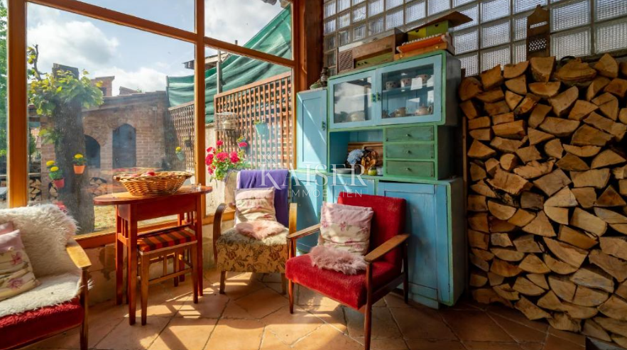 Lokve, casa con 3 appartamenti vicino al lago