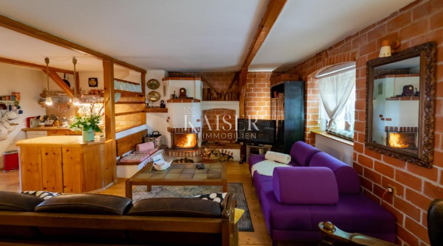 Lokve, casa con 3 appartamenti vicino al lago