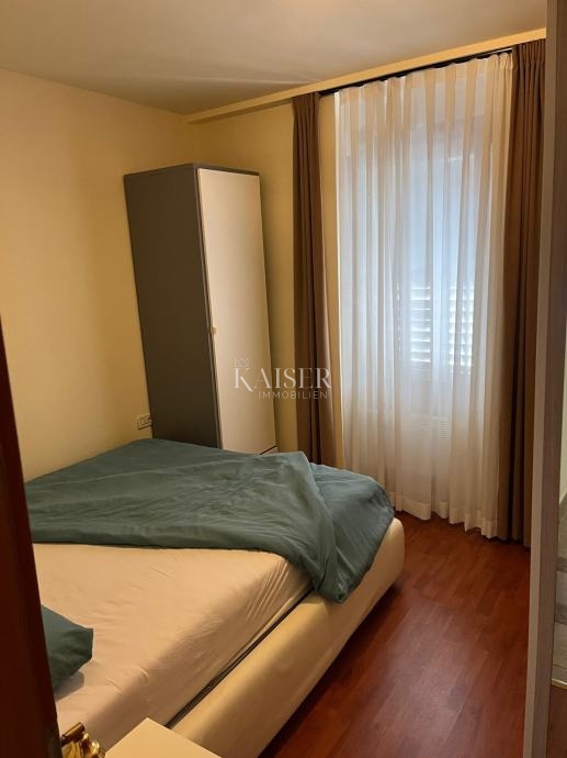 Istria, Parenzo - appartamento con due camere da letto in centro, a 100 m dal mare