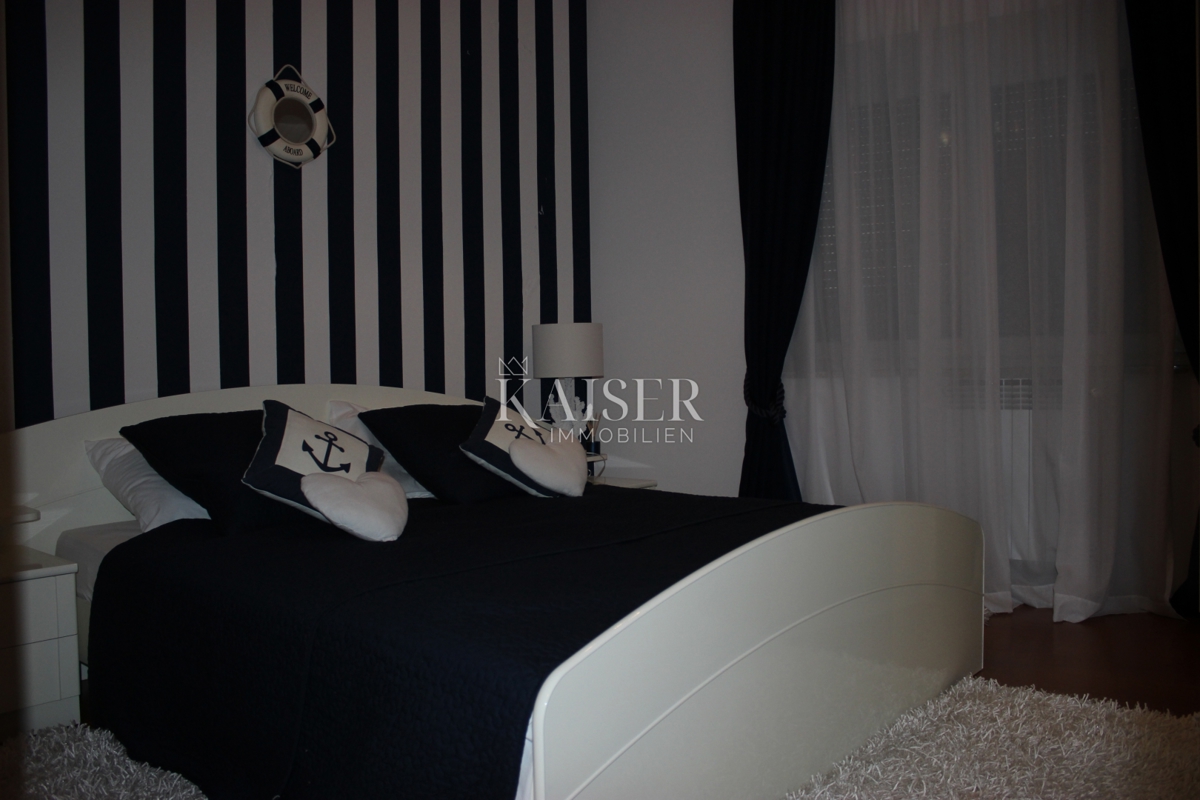 Isola di Krk, Vrbnik, casa con 6 appartamenti