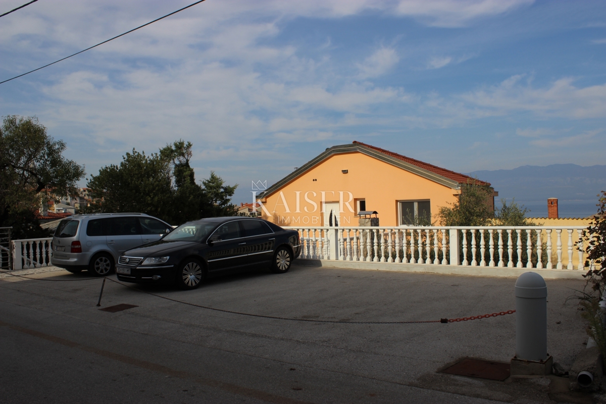 Isola di Krk, Vrbnik, casa con 6 appartamenti