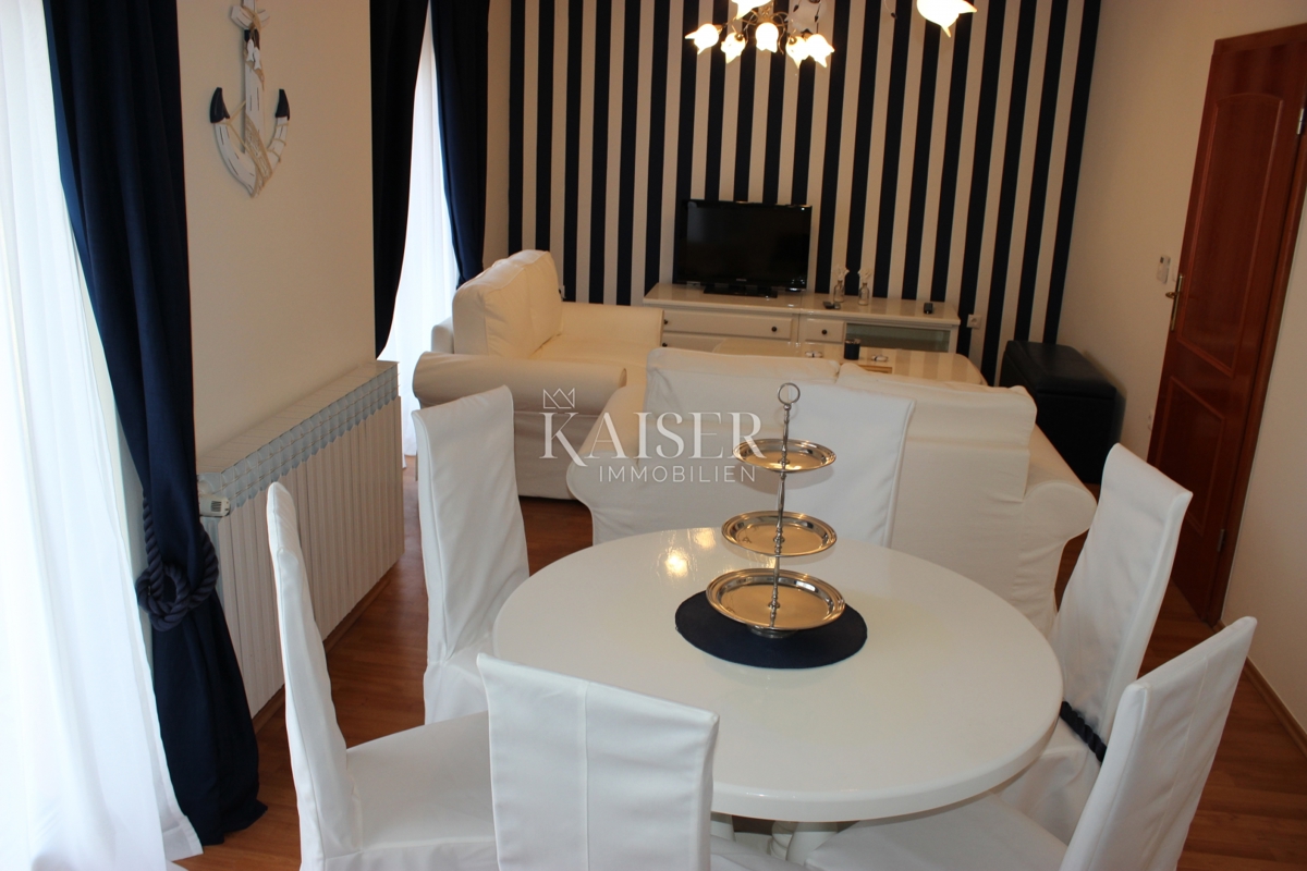 Isola di Krk, Vrbnik, casa con 6 appartamenti