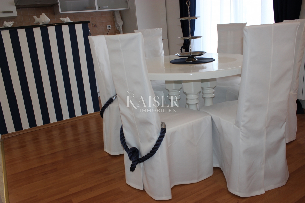 Isola di Krk, Vrbnik, casa con 6 appartamenti