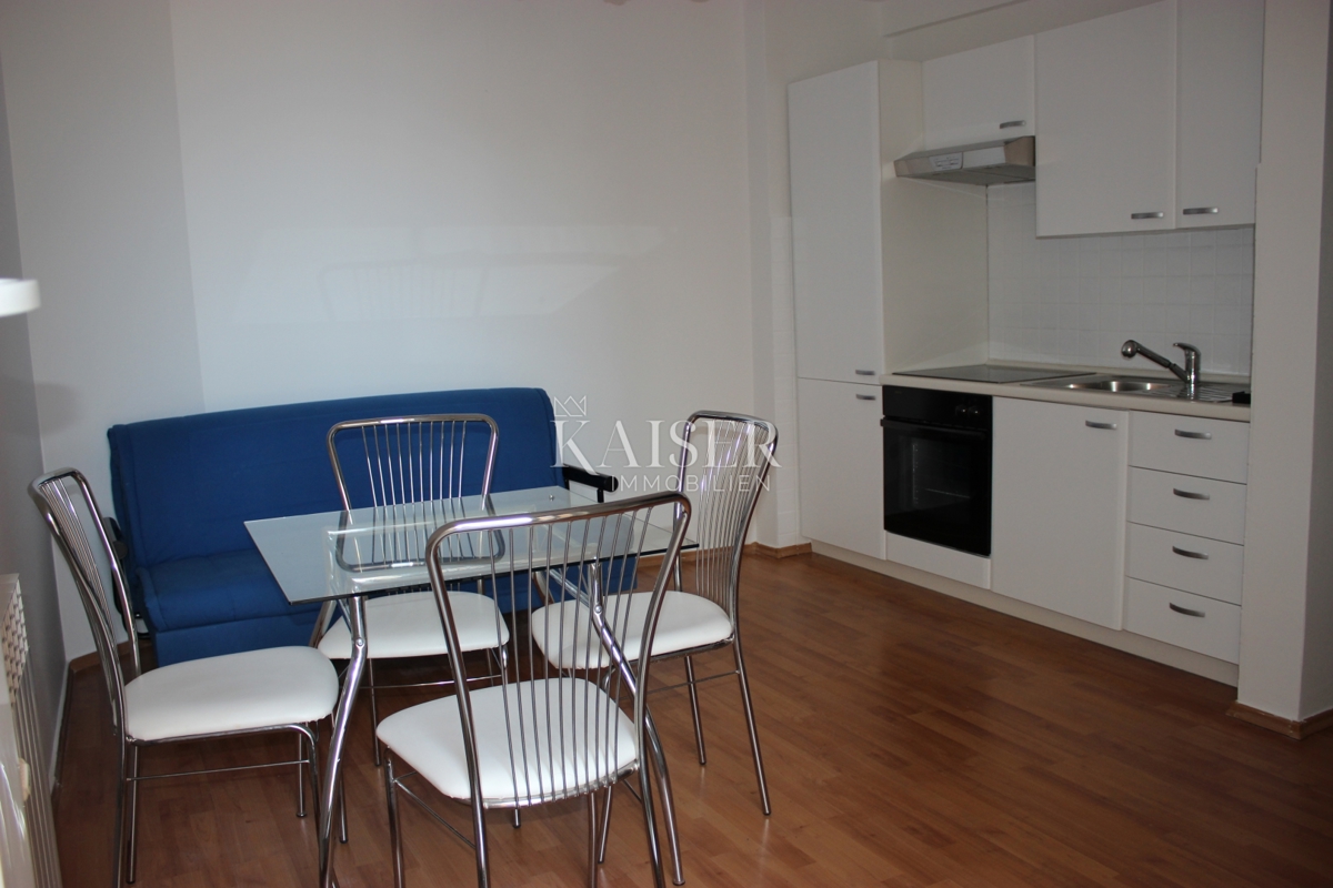 Isola di Krk, Vrbnik, casa con 6 appartamenti