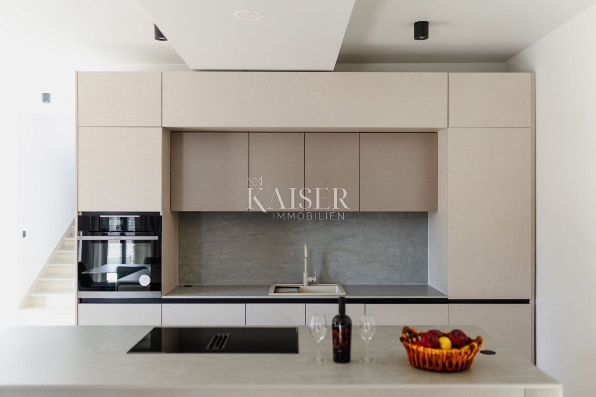 Isola di Pag - casa di nuova costruzione a 300 m dal mare