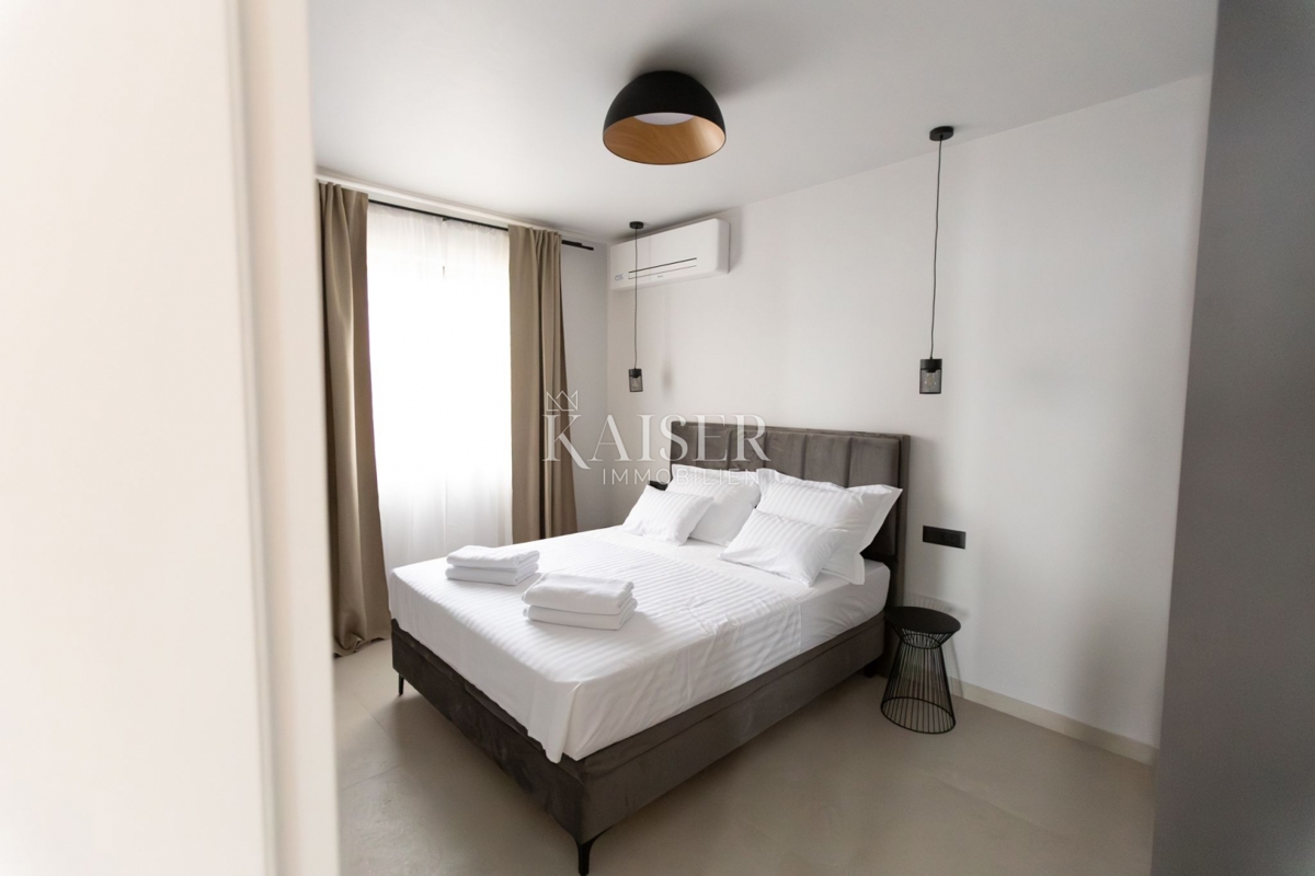 Isola di Pag - casa di nuova costruzione a 300 m dal mare