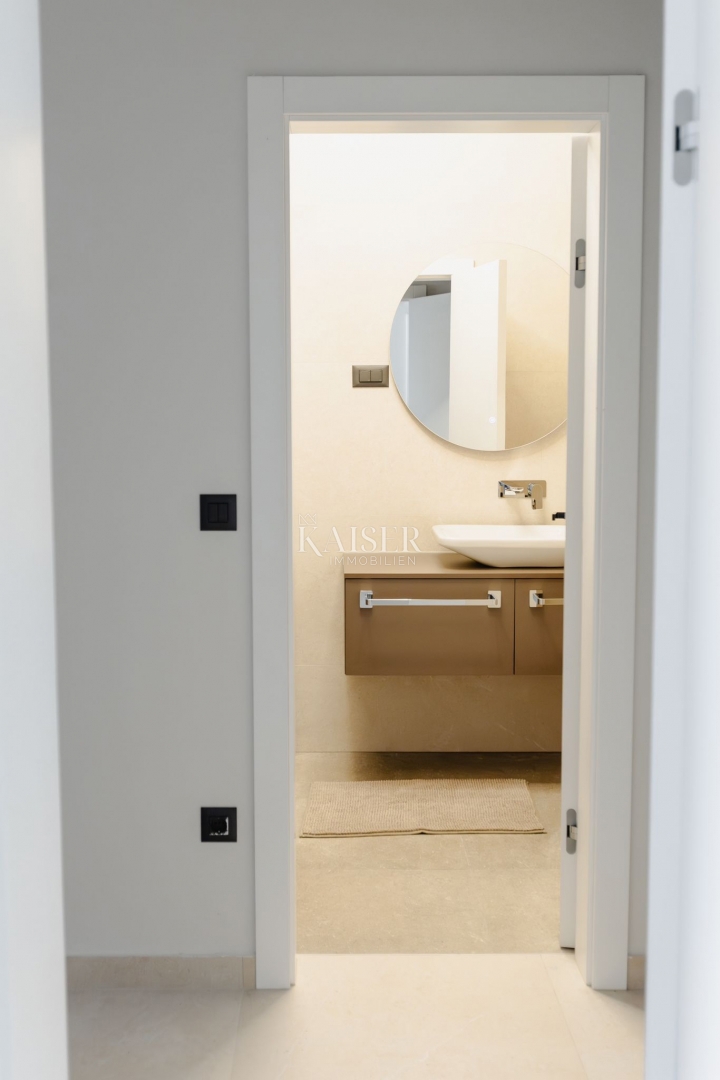 Isola di Pag - casa di nuova costruzione a 300 m dal mare