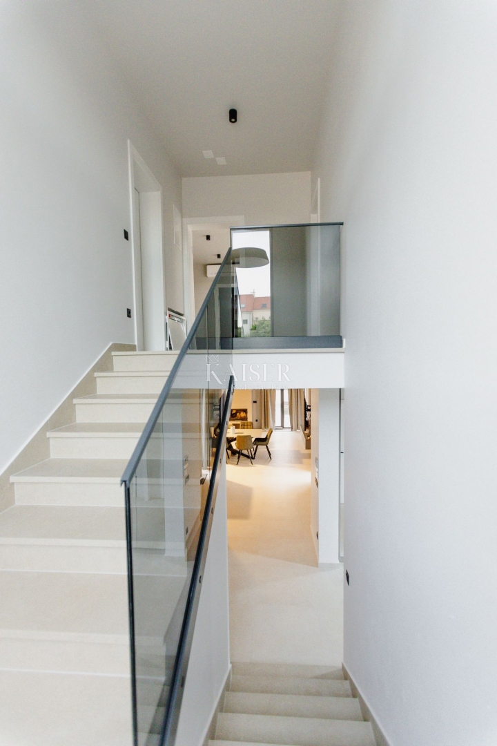 Isola di Pag - casa di nuova costruzione a 300 m dal mare