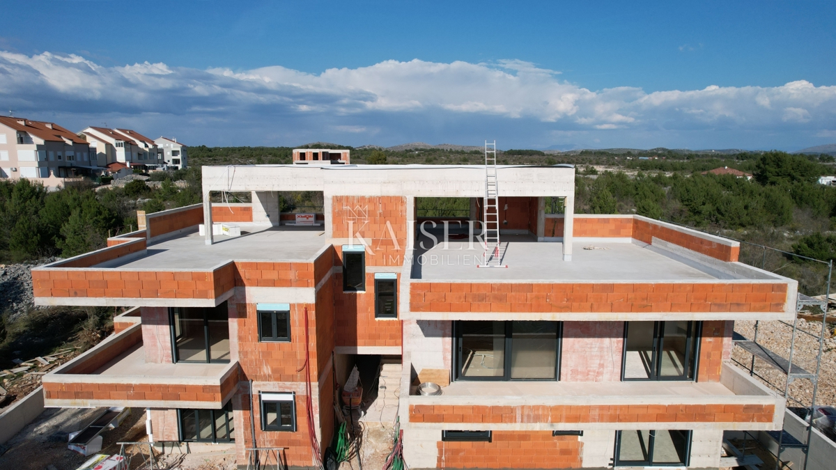 Srima, Vodice - Appartamento duplex di lusso con piscina e vista mare
