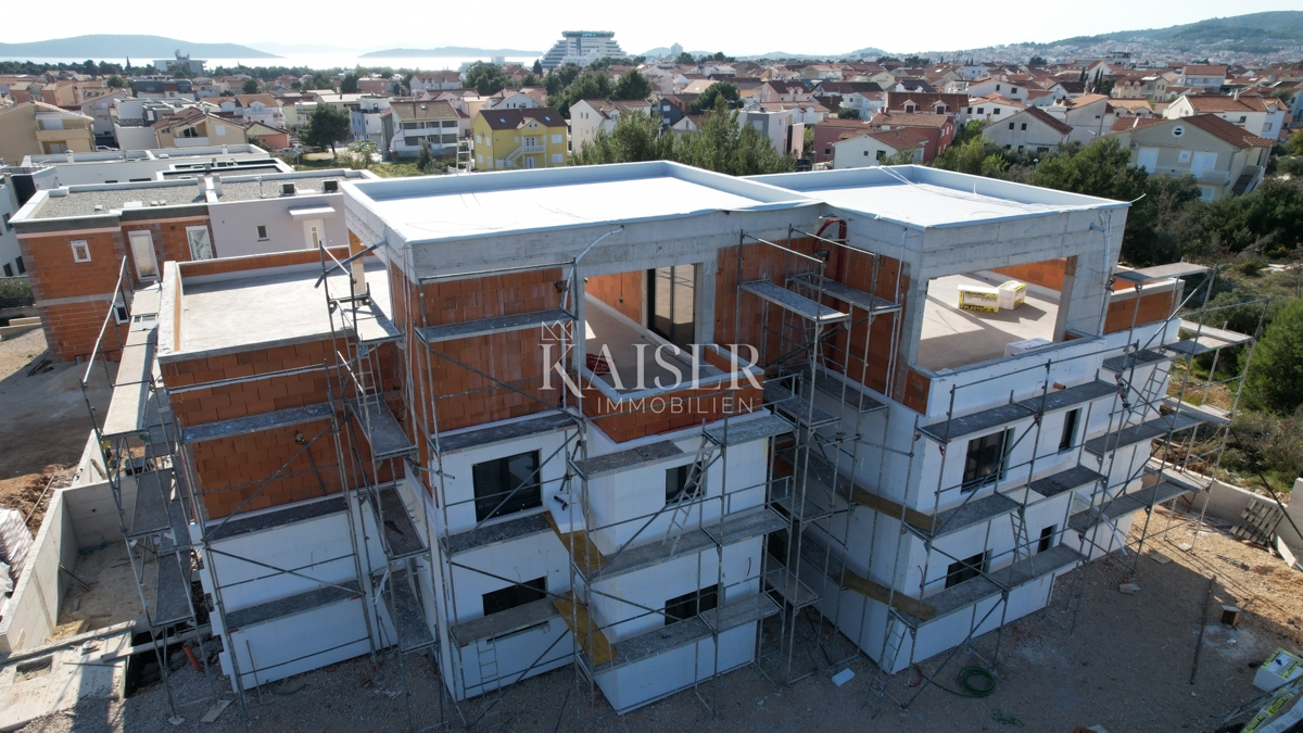 Srima, Vodice - Appartamento duplex di lusso con piscina e vista mare