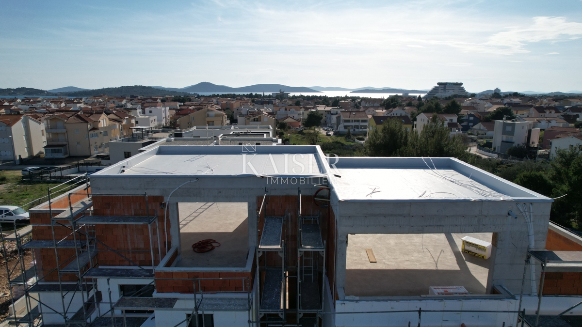 Srima, Vodice - Appartamento duplex di lusso con piscina e vista mare