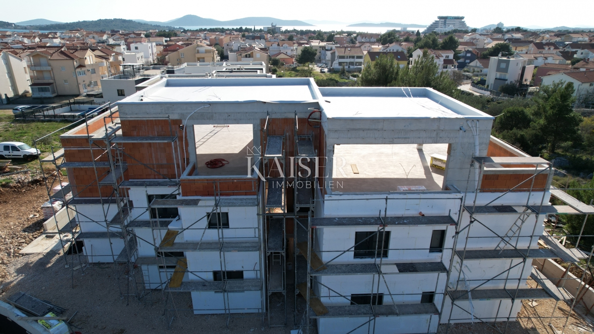 Srima, Vodice - Appartamento duplex di lusso con piscina e vista mare