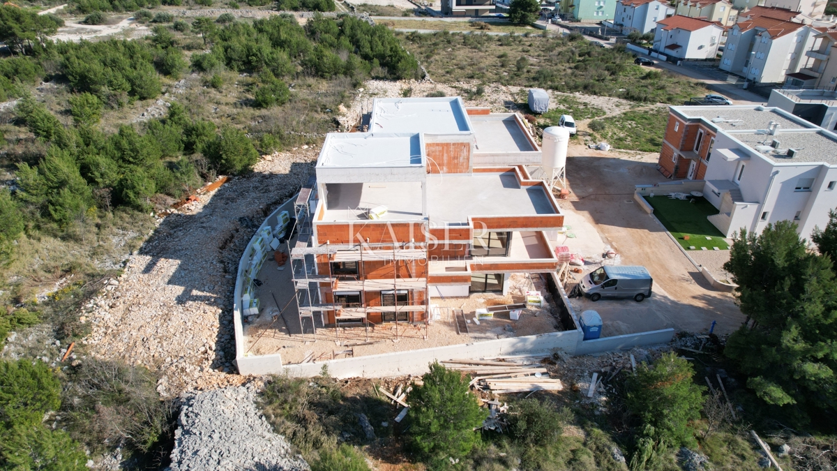 Srima, Vodice - Appartamento duplex di lusso con piscina e vista mare